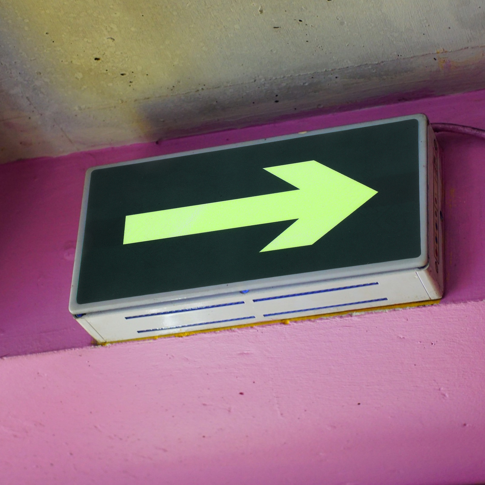 8Pcs Fire Evacuation Arrow Sti - Emergency Exit Sign 评论和价格